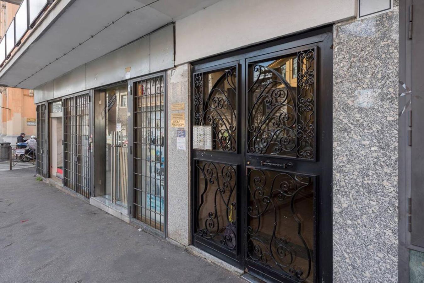 Apartament Hosting Aparments Rzym Zewnętrze zdjęcie